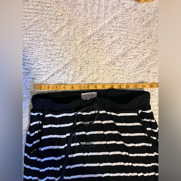 Max Studio Weekend long maxi style striped skirt. Size Medium. Has POCKETS - Picture 7 of 11